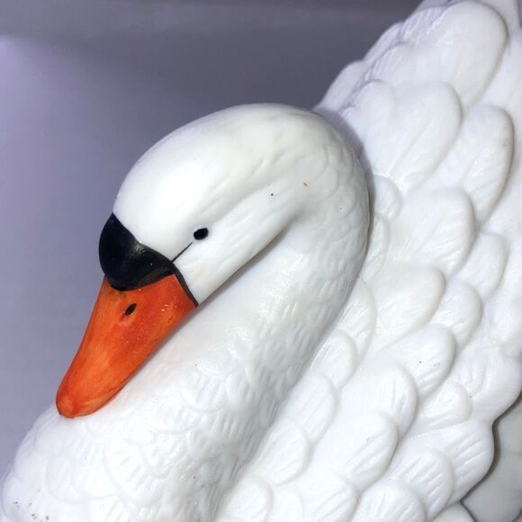 ROYAL HERITAGE The Regal Swan Figurine Porcelain Bisque Hand Painted 3.5 inches - Picture 6 of 9